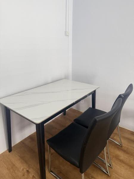 204 Yishun Street 21, 204 Yishun Street 21, Sembawang / Yishun, 2 Bedrooms, 721 sqft, HDB Flat For Rent, by Shirley Chong, 500248083 - Dining Room - PropertyGuru.com.sg