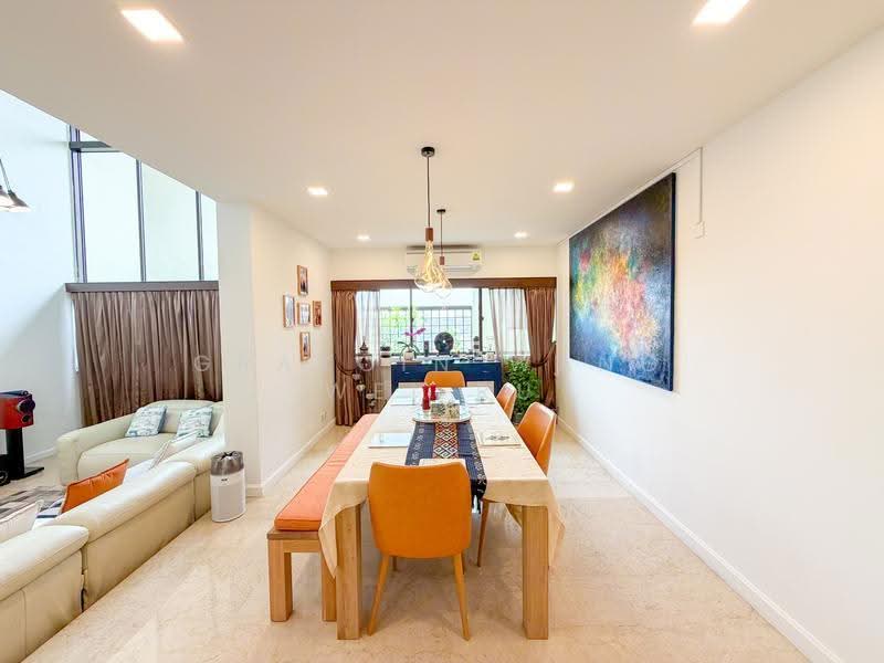 Eastern Lagoon II, 208 Upper East Coast Road, East Coast / Marine Parade, 4 Bedrooms, 3,165 sqft, Condominium For Sale, by Graycin Wang Wei Ru, 500248098 - Living Room - PropertyGuru.com.sg