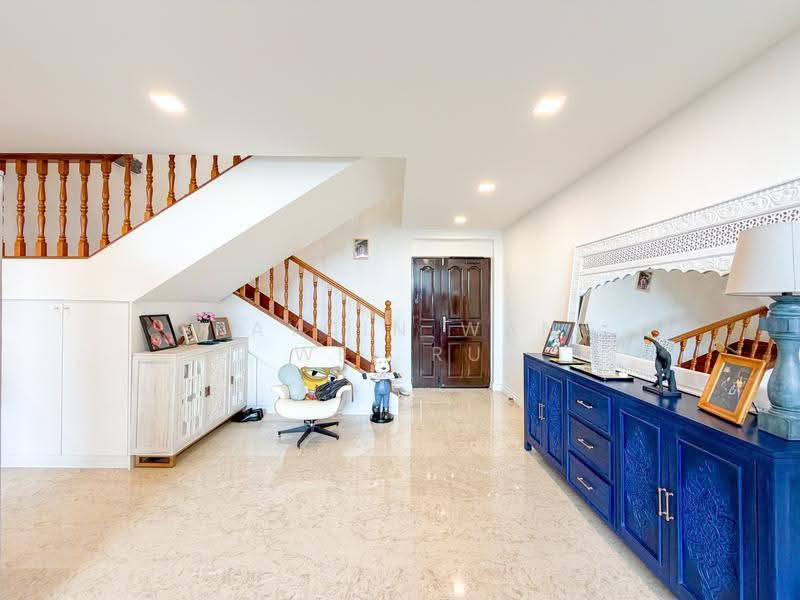 Eastern Lagoon II, 208 Upper East Coast Road, East Coast / Marine Parade, 4 Bedrooms, 3,165 sqft, Condominium For Sale, by Graycin Wang Wei Ru, 500248098 - Entrance - PropertyGuru.com.sg