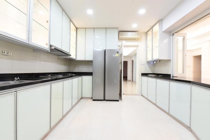Regency Park, 9 Nathan Road, Tanglin / Holland / Bukit Timah, 4 Bedrooms, 3,650 sqft, Condominium For Rent, by Cleo Lee, 500248105 - Kitchen - PropertyGuru.com.sg