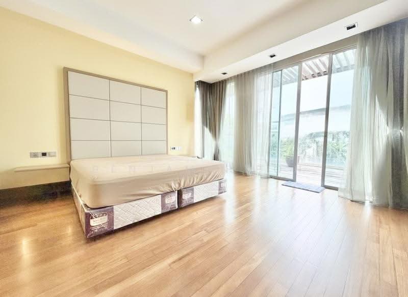 MOVE-IN 3STY SEMID WITH UNBLOCKED VIEW!!, LENTOR VICINITY, Ang Mo Kio / Bishan / Thomson, 5 Bedrooms, 4,000 sqft, Semi-Detached House For Sale, by Benjamin Poh, 500248120 - Bedroom - PropertyGuru.com.sg