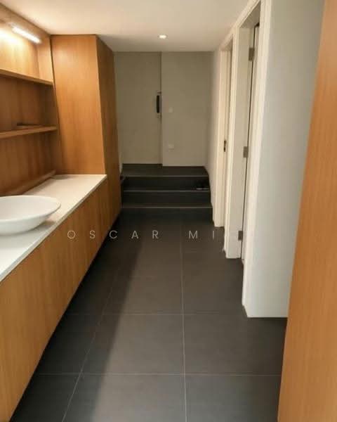 Cairnhill Road, Cairnhill Road, Newton / Novena, 5 Bedrooms, 4,004 sqft, Detached House For Rent, by Oscar Mico, 500248142 - Corridor - PropertyGuru.com.sg