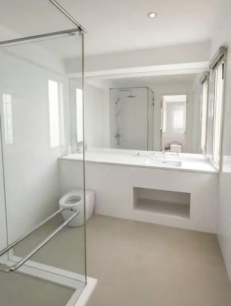 Cairnhill Road, Cairnhill Road, Newton / Novena, 5 Bedrooms, 4,004 sqft, Detached House For Rent, by Oscar Mico, 500248142 - Bathroom - PropertyGuru.com.sg