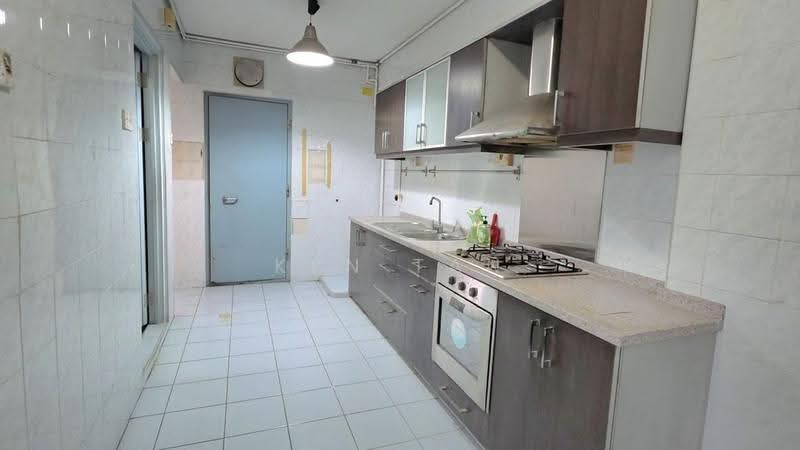 22 Jalan Membina, 22 Jalan Membina, Alexandra / Commonwealth, 3 Bedrooms, 969 sqft, HDB Flat For Sale, by Ken Tan, 500248150 - Kitchen - PropertyGuru.com.sg