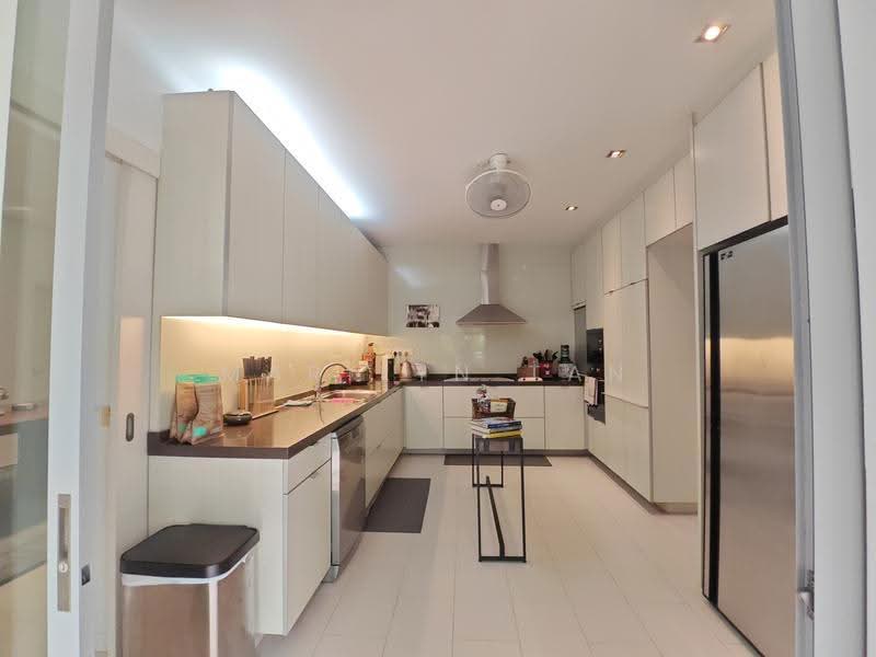 Sunset Way Enclave, Clementi Park / Upper Bukit Timah, 4 Bedrooms, 4,000 sqft, Bungalow House For Rent, by Marilyn Tan, 500248164 - Kitchen - PropertyGuru.com.sg