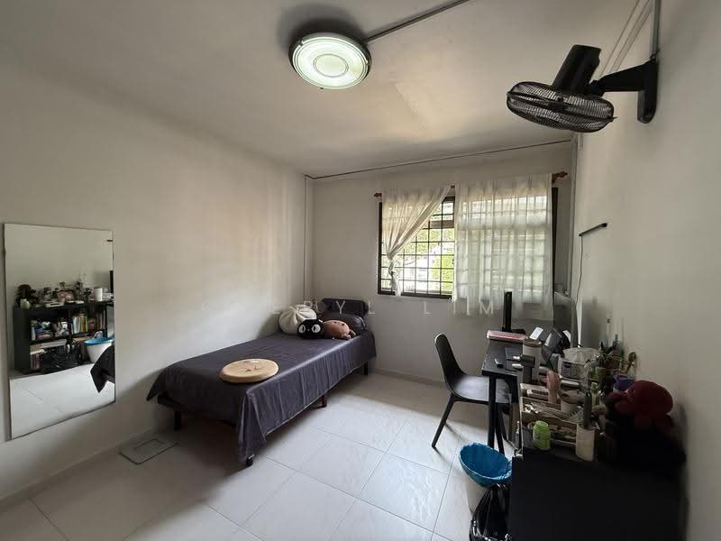 405 Woodlands Street 41, 405 Woodlands Street 41, Admiralty / Woodlands, 6 Bedrooms, 1,894 sqft, HDB Flat For Sale, by Cheryl Lim 林佳仪, 500248182 - Bedroom 1 - PropertyGuru.com.sg