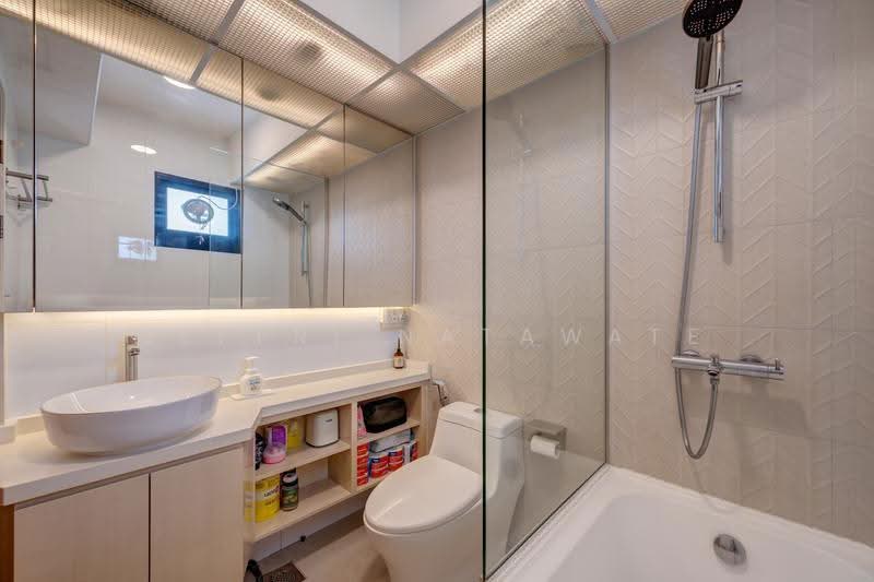 415C Northshore Drive, 415C Northshore Drive, Hougang / Punggol / Sengkang, 3 Bedrooms, 1,012 sqft, HDB Flat For Sale, by Jeffri Natawate, 500248213 - Bathroom - PropertyGuru.com.sg