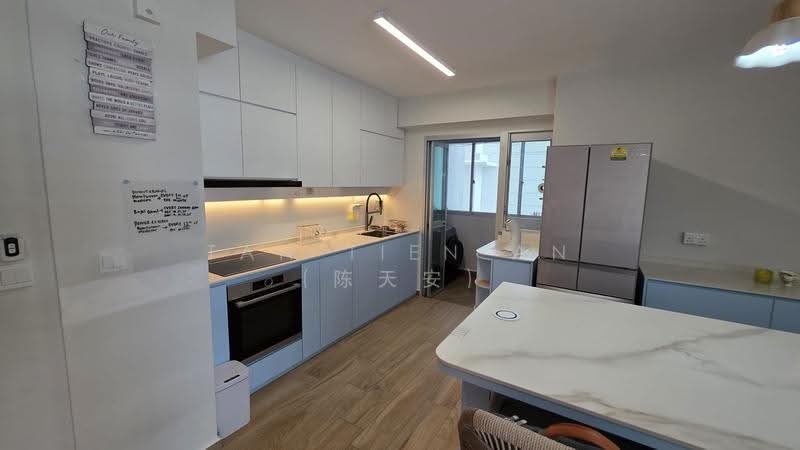 455A Teck Ghee Parkview, 455A Ang Mo Kio Street 44, Ang Mo Kio / Bishan / Thomson, 2 Bedrooms, 1,001 sqft, HDB Flat For Rent, by Tan Tien An (陈天安), 500248217 - Open Concept Kitchen with Island Unit - PropertyGuru.com.sg