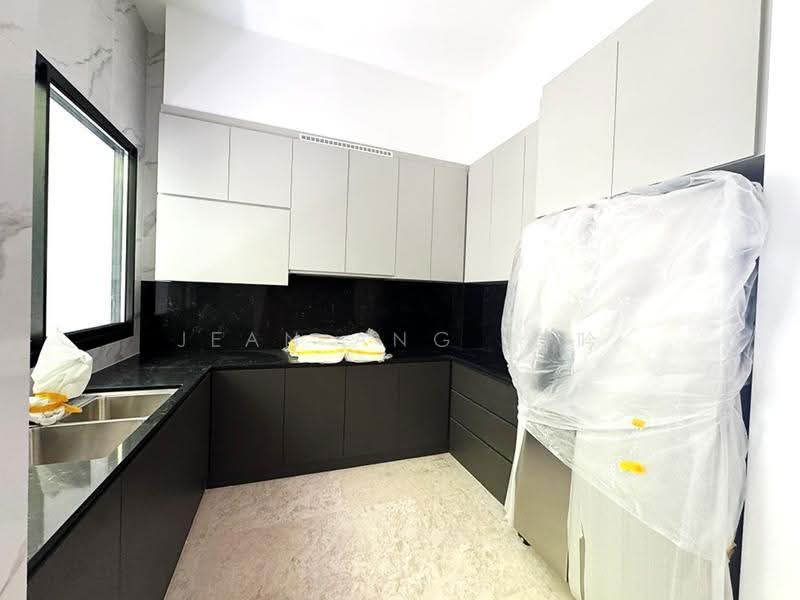 Hillview crescent, Dairy Farm / Bukit Panjang / Choa Chu Kang, 6 Bedrooms, 7,240 sqft, Terraced House For Sale, by Jean Ang 诗吟, 500248218 - Kitchen - PropertyGuru.com.sg