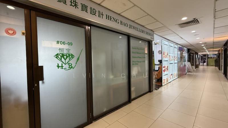 Lucky Plaza, 304 Orchard Road, Orchard / River Valley, 400 sqft, Mall Shop For Rent, by Alvin Chua, 500248254 - Corridor - CommercialGuru.com.sg