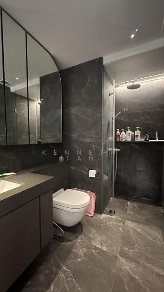 Avenue South Residence, 13 Silat Avenue, Alexandra / Commonwealth, 1 Bedroom, 527 sqft, Condominium For Rent, by Kenneth Tan, 500248255 - Bathroom - PropertyGuru.com.sg