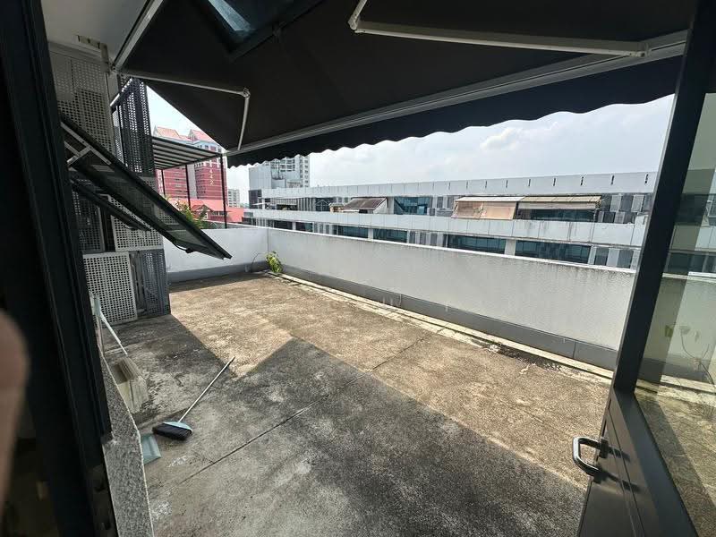 Midview City, 20 Sin Ming Lane, Ang Mo Kio / Bishan / Thomson, 1,421 sqft, Light Industrial (B1) For Rent, by Jane Liu Yan, 500248271 - Balcony - CommercialGuru.com.sg