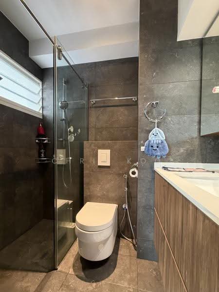 10B Boon Tiong Road, 10B Boon Tiong Road, Alexandra / Commonwealth, 3 Bedrooms, 936 sqft, HDB Flat For Sale, by Chris Koo, 500248358 - Master Bathroom - PropertyGuru.com.sg
