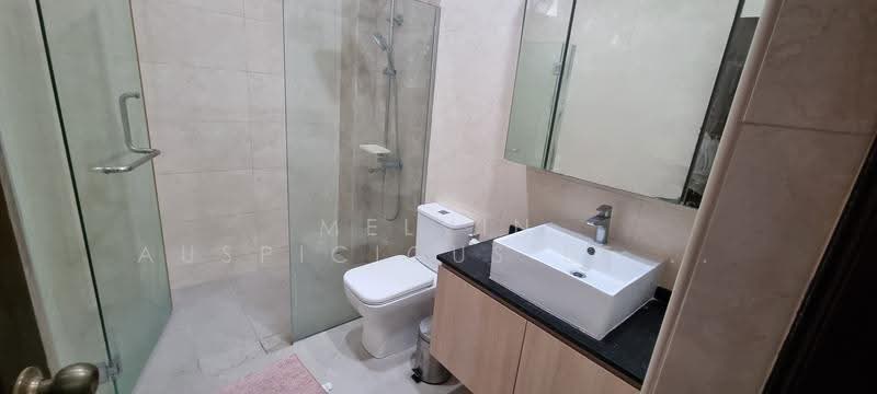 Leith Park, 13 Leith Park, Hougang / Punggol / Sengkang, 3 Bedrooms, 3,200 sqft, Terraced House For Rent, by Melvin Auspicious Lee 李俊豪, 500248360 - Bathroom - PropertyGuru.com.sg