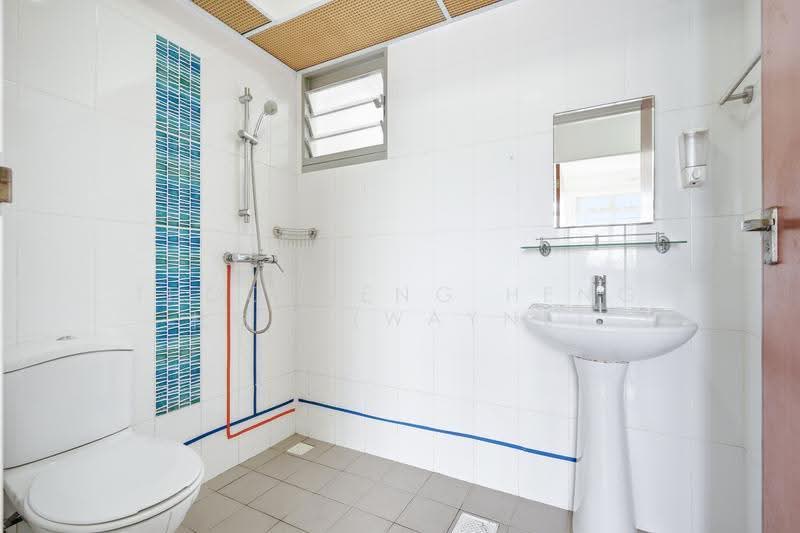 185B Woodlands Street 13, 185B Woodlands Street 13, Admiralty / Woodlands, 2 Bedrooms, 732 sqft, HDB Flat For Sale, by Thoo Weng Heng 杜咏恒 (Wayne), 500248363 - Bathroom - PropertyGuru.com.sg