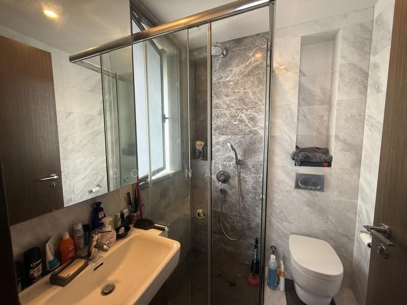 Spottiswoode 18, 18 Spottiswoode Park Road, Chinatown / Tanjong Pagar, 2 Bedrooms, 635 sqft, Condominium For Rent, by Corina Tan, 500248367 - Bathroom - PropertyGuru.com.sg