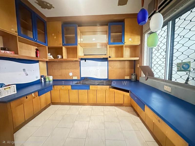 Elevated 2sty terrace near Mrt, Lorong Kembangan/Taman Selamat/jalan Selamat, Eunos / Geylang / Paya Lebar, 4 Bedrooms, 2,300 sqft, Terraced House For Sale, by Tim Seow, 500248374 - Kitchen - PropertyGuru.com.sg