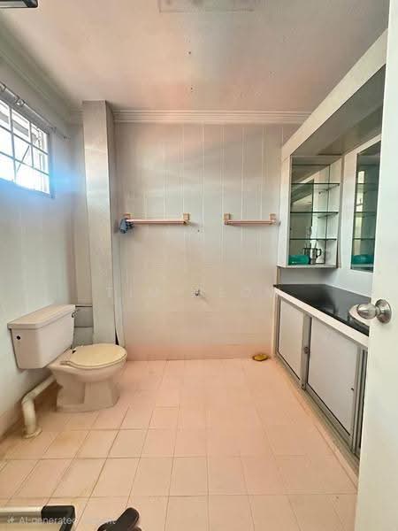 Elevated 2sty terrace near Mrt, Lorong Kembangan/Taman Selamat/jalan Selamat, Eunos / Geylang / Paya Lebar, 4 Bedrooms, 2,300 sqft, Terraced House For Sale, by Tim Seow, 500248374 - Bathroom - PropertyGuru.com.sg