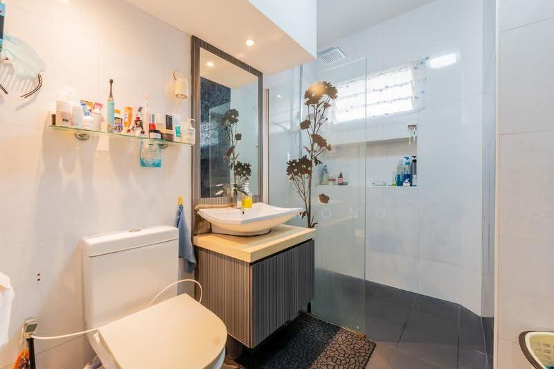 485A Tampines Ave 9, 485A Tampines Avenue 9, Pasir Ris / Tampines, 4 Bedrooms, 1,346 sqft, HDB Flat For Sale, by Louis Wong, 500248375 - Bathroom - PropertyGuru.com.sg