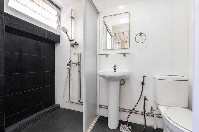485A Tampines Ave 9, 485A Tampines Avenue 9, Pasir Ris / Tampines, 4 Bedrooms, 1,346 sqft, HDB Flat For Sale, by Louis Wong, 500248375 - Bathroom - PropertyGuru.com.sg