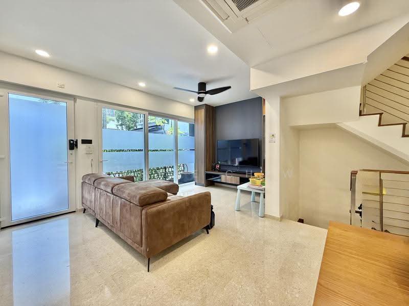 Palm Grove Regency, Palm Grove Avenue, Hougang / Punggol / Sengkang, 6 Bedrooms, 2,863 sqft, Cluster House For Sale, by Cybele Chew, 500248377 - Living Room - PropertyGuru.com.sg