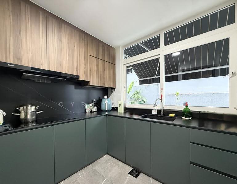 Palm Grove Regency, Palm Grove Avenue, Hougang / Punggol / Sengkang, 6 Bedrooms, 2,863 sqft, Cluster House For Sale, by Cybele Chew, 500248377 - Kitchen - PropertyGuru.com.sg
