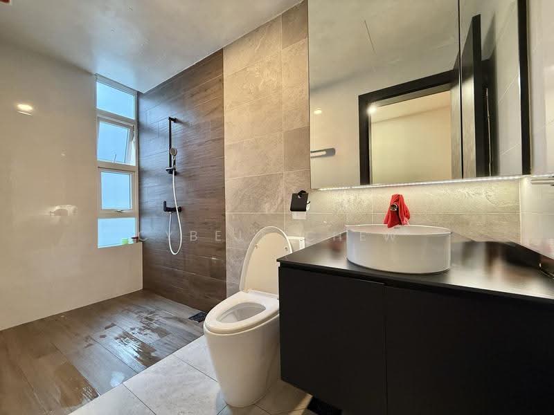 Palm Grove Regency, Palm Grove Avenue, Hougang / Punggol / Sengkang, 6 Bedrooms, 2,863 sqft, Cluster House For Sale, by Cybele Chew, 500248377 - Bathroom - PropertyGuru.com.sg
