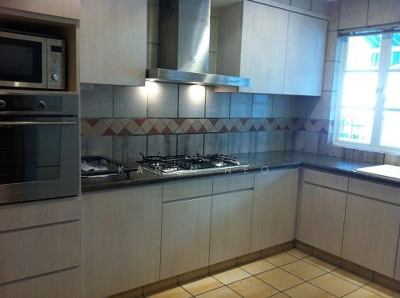 gentle villas, Gentle drive, Newton / Novena, 5 Bedrooms, 2,900 sqft, Bungalow House For Sale, by Karen Neo, 500248389 - Kitchen - PropertyGuru.com.sg