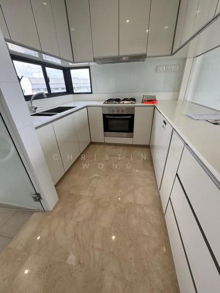 The Trizon, 2 Ridgewood Close, Tanglin / Holland / Bukit Timah, 4 Bedrooms, 2,013 sqft, Condominium For Rent, by Christina Wong, 500248392 - Kitchen - PropertyGuru.com.sg