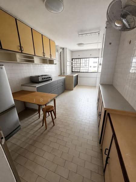 447 Jurong West Street 42, 447 Jurong West Street 42, Boon Lay / Jurong / Tuas, 3 Bedrooms, 1,098 sqft, HDB Flat For Rent, by Irene Peh, 500248394 - Kitchen - PropertyGuru.com.sg