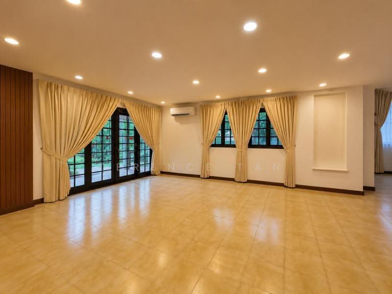 PERFECT PLOT! EXCELLENT LOCATION! 1KM TO ACS & SCGS! MINS' WALK TO MRT!, GOLDHILL / ROBIN / BAKER / BUKIT TIMAH, Newton / Novena, 4 Bedrooms, 3,000 sqft, Semi-Detached House For Sale, by Terence Tan, 500248424 - Living Room - PropertyGuru.com.sg