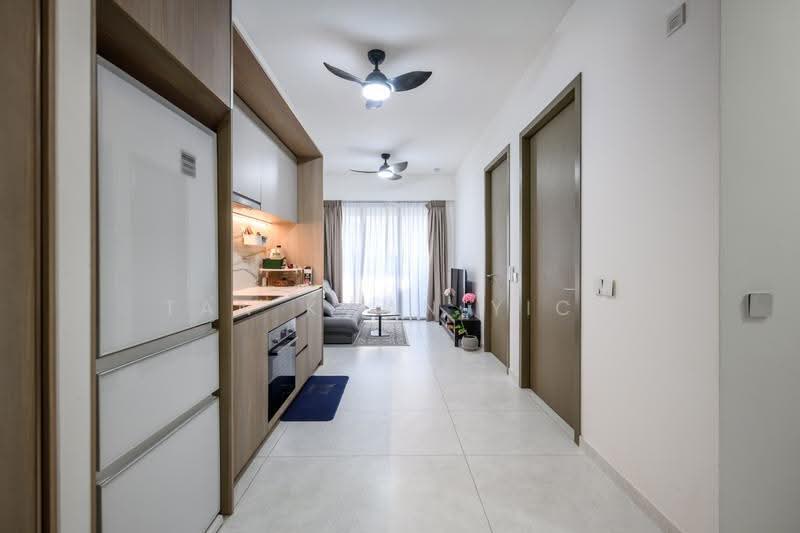 NEWLY TOP 1BR+S UNIT NEAR MRT!! SUPER SERIOUS SELLER, Buona Vista / West Coast / Clementi New Town, 1 Bedroom, 517 sqft, Condominium For Sale, by Tan Kwan Yick, 500248435 - Living Room - PropertyGuru.com.sg