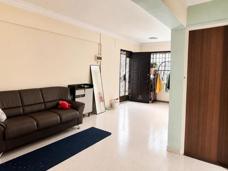 211 New Upper Changi Road, 211 New Upper Changi Road, Bedok / Upper East Coast, 2 Bedrooms, 893 sqft, HDB Flat For Sale, by Mindy Tay, 500248436 - Living Room - PropertyGuru.com.sg