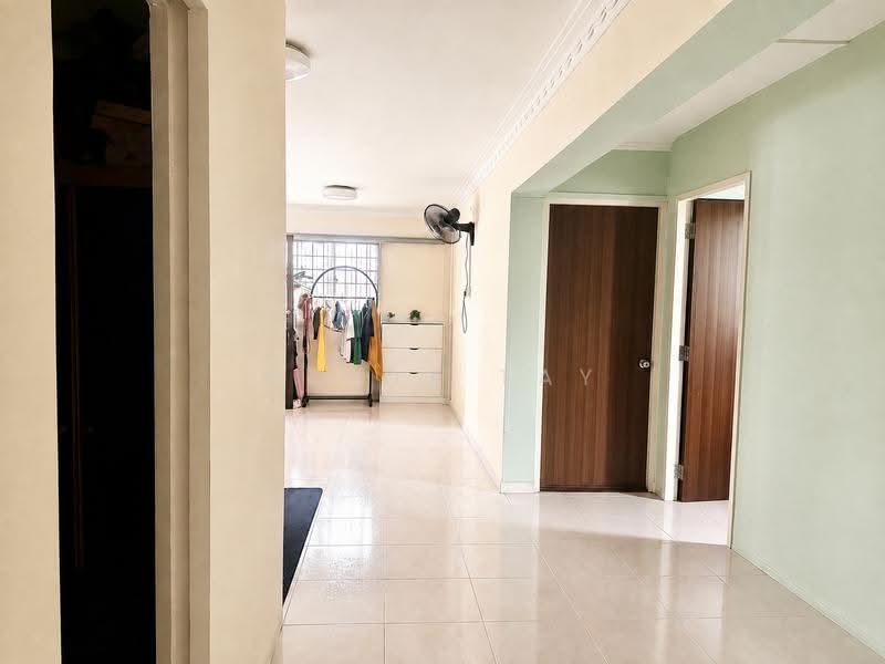 211 New Upper Changi Road, 211 New Upper Changi Road, Bedok / Upper East Coast, 2 Bedrooms, 893 sqft, HDB Flat For Sale, by Mindy Tay, 500248436 - Corridor - PropertyGuru.com.sg