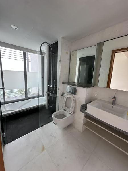 The Oceanfront @ Sentosa Cove, Harbourfront / Telok Blangah, 4 Bedrooms, 2,067 sqft, Condominium For Rent, by Shalene Ng, 500248439 - Bathroom - PropertyGuru.com.sg