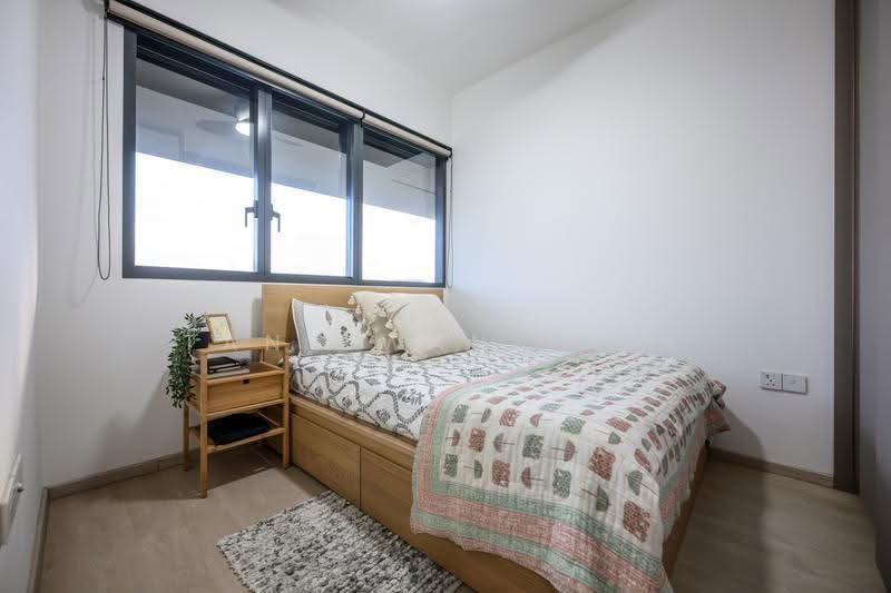NEWLY TOP UNIT NEAR MRT!! SUPER SERIOUS SELLER, Buona Vista / West Coast / Clementi New Town, 2 Bedrooms, 517 sqft, Condominium For Sale, by Tan Kwan Yick, 500248448 - Bedroom - PropertyGuru.com.sg