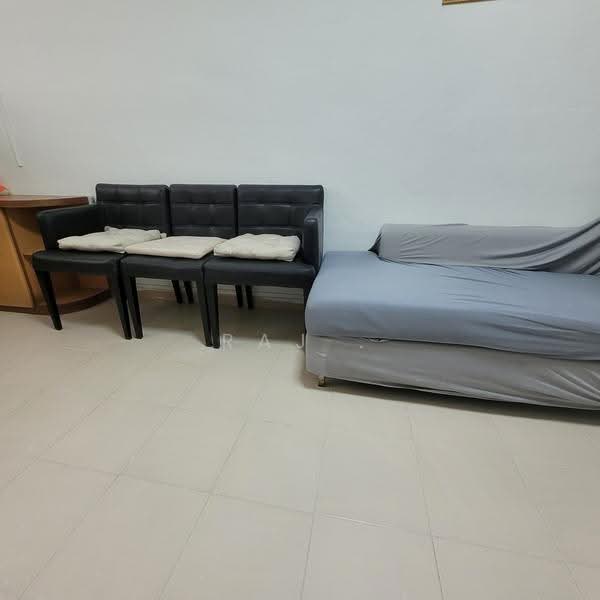 292 Tampines Street 22, 292 Tampines Street 22, Pasir Ris / Tampines, 2 Bedrooms, 721 sqft, HDB Flat For Rent, by Raj ., 500248459 - Living Room - PropertyGuru.com.sg