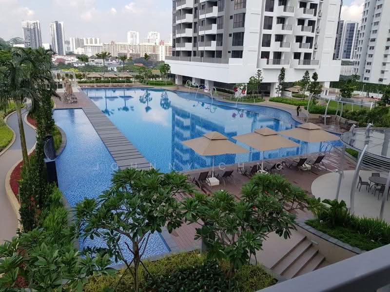 Hillion Residences, 12 Jelebu Road, Dairy Farm / Bukit Panjang / Choa Chu Kang, 1 Bedroom, 463 sqft, Condominium For Sale, by Johnny Chng, 500248462 - Beautiful & huge main pool - day - PropertyGuru.com.sg