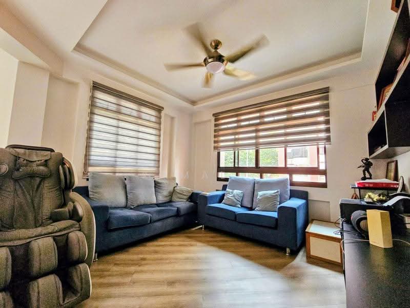 693 Jurong West Central 1, 693 Jurong West Central 1, Boon Lay / Jurong / Tuas, 4 Bedrooms, 1,560 sqft, HDB Flat For Sale, by Kamal ., 500248479 - Living Room - PropertyGuru.com.sg