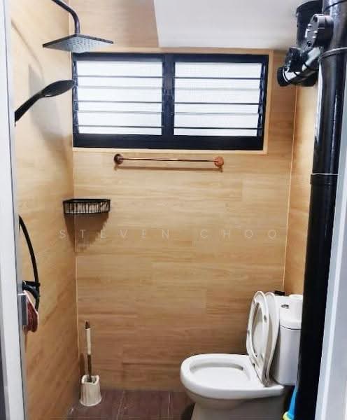 502 Ang Mo Kio Avenue 5, 502 Ang Mo Kio Avenue 5, Ang Mo Kio / Bishan / Thomson, Room Rental, 120 sqft, HDB Flat For Rent, by Steven Choo, 500248492 - Bathroom - PropertyGuru.com.sg