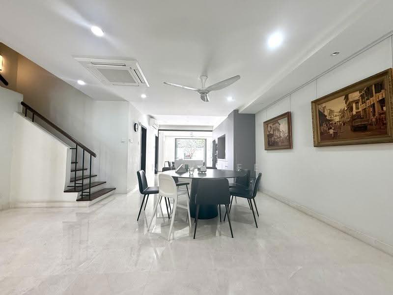 Freehold Tasefully Renovated Terrace 1km RGPS for Sale, Tanglin / Holland / Bukit Timah, 5 Bedrooms, 4,800 sqft, Terraced House For Sale, by Lindy Lee, 500248494 - Dining Room - PropertyGuru.com.sg