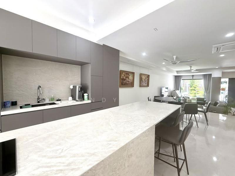 Freehold Tasefully Renovated Terrace 1km RGPS for Sale, Tanglin / Holland / Bukit Timah, 5 Bedrooms, 4,800 sqft, Terraced House For Sale, by Lindy Lee, 500248494 - Kitchen - PropertyGuru.com.sg