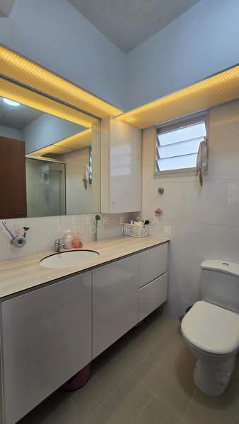 163A Rivervale Crescent, 163A Rivervale Crescent, Hougang / Punggol / Sengkang, 3 Bedrooms, 1,216 sqft, HDB Flat For Sale, by Teresa Teo 张丽君, 500248522 - Master Bathroom - PropertyGuru.com.sg