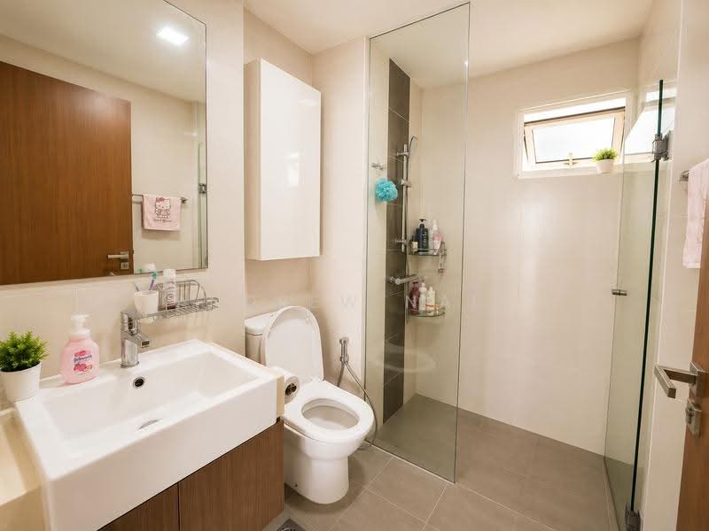 Watercolours, 29 Pasir Ris Link, Pasir Ris / Tampines, 3 Bedrooms, 1,755 sqft, Condominium For Sale, by Andrew Nair, 500248528 - Bathroom - PropertyGuru.com.sg