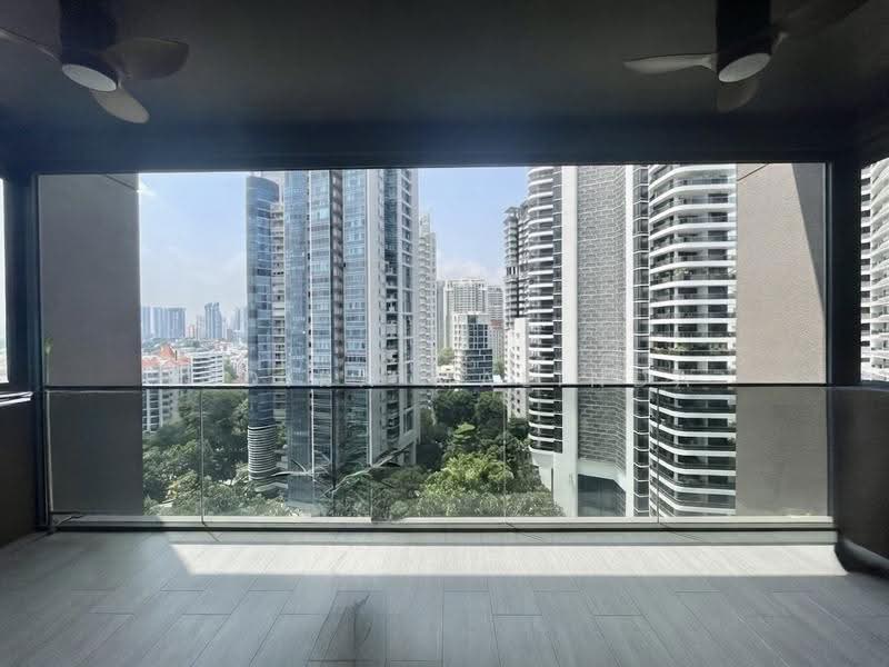 Pullman Residences, 18 Dunearn Road, Newton / Novena, 4 Bedrooms, 1,378 sqft, Condominium For Sale, by Indira Malinda, 500248540 - Balcony - PropertyGuru.com.sg