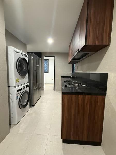Pullman Residences, 18 Dunearn Road, Newton / Novena, 4 Bedrooms, 1,378 sqft, Condominium For Sale, by Indira Malinda, 500248540 - Kitchen - PropertyGuru.com.sg