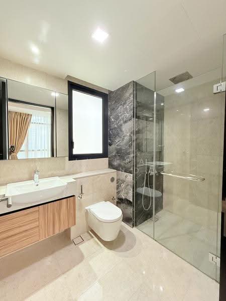 Pullman Residences, 18 Dunearn Road, Newton / Novena, 4 Bedrooms, 1,378 sqft, Condominium For Sale, by Indira Malinda, 500248540 - Bathroom - PropertyGuru.com.sg