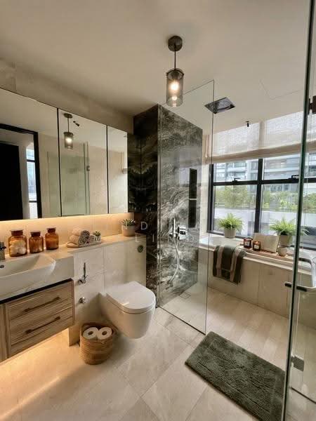 Pullman Residences, 18 Dunearn Road, Newton / Novena, 4 Bedrooms, 1,378 sqft, Condominium For Sale, by Indira Malinda, 500248540 - Bathroom - PropertyGuru.com.sg
