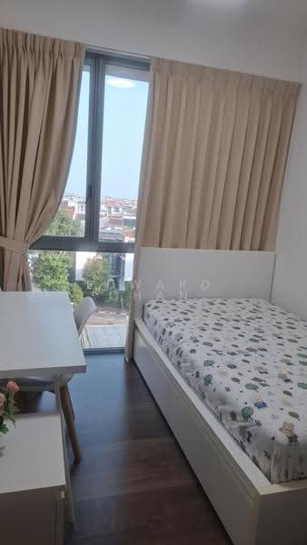 The Glades, 8 Bedok Rise, Bedok / Upper East Coast, Room Rental, 200 sqft, Condominium For Rent, by Edward Chan, 500248542 - Bedroom - PropertyGuru.com.sg