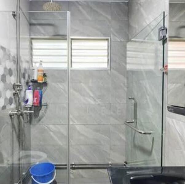 559 Jurong West Street 42, 559 Jurong West Street 42, Boon Lay / Jurong / Tuas, 3 Bedrooms, 1,475 sqft, HDB Flat For Rent, by A O, 500248573 - Bathroom - PropertyGuru.com.sg